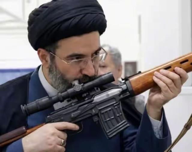 世俱杯买球官网-第40波打击！伊朗大杀器齐射，美基地陷火海，特朗普向32国求助